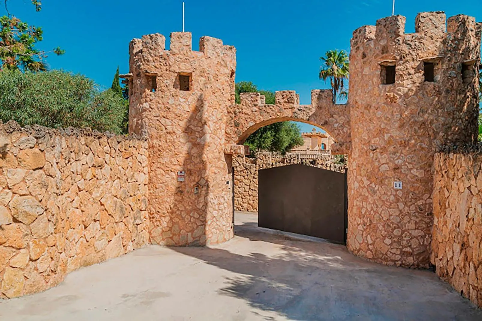 Urbanicacion ses palmeres Castell Bohio Holiday Villa Bellissimo ספרד